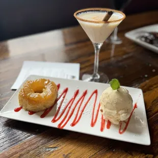 Upside down pineapple cake &amp; cinnamon toast crunch martini