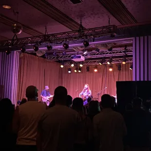 Brent Cobb rockin' the ballroom