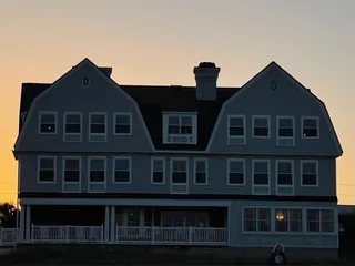 Elizabeth Pointe Lodge