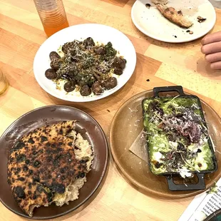 Bread, mozzarella dip, and smoked mushrooms.