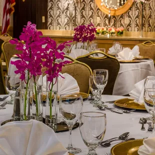 Elegantly Appointed Tables for Banquets at the Beacon Bar &amp; Grill