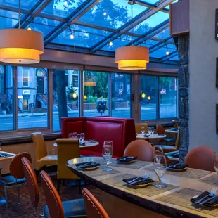 Beacon Bar &amp; Grill Lounge