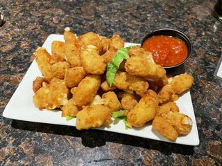 Mulligans Irish Pub & Grill