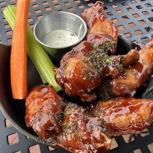 chicken wings and carrots