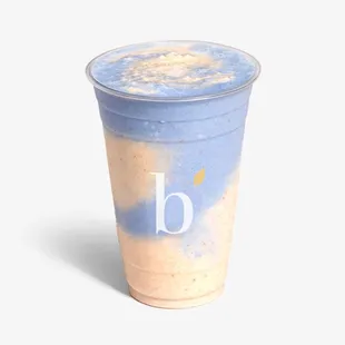 Daydreamer. Creamy coconut with calming reishi. Coconut, almond milk, cashews, dates, vanilla, cinnamon, sea salt, reishi, blue spirulina.