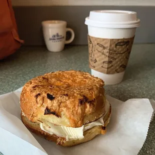 Jalapeño Cheddar Bagel