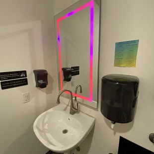 Super cool bathroom mirror
