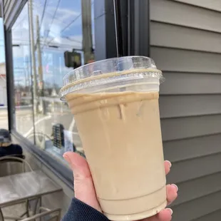 Iced vanilla latte