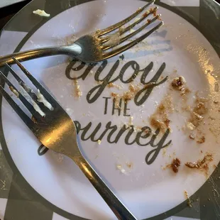 Empty cinnamon bun plate