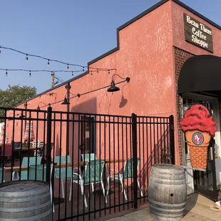 Shared patio with Wicked Wort