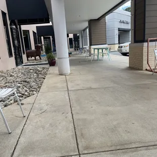 The patio was very quiet at 2:45 on a Wednesday afternoon.