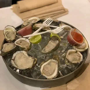 A dozen oysters