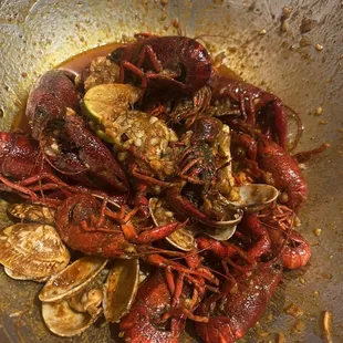 1lb crawfish &amp; 1Lb clams