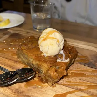 Banana bread pudding