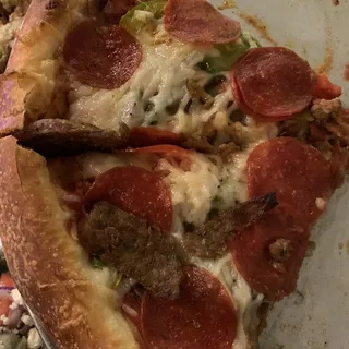 Canyon Combo Pizza