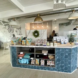 Counter &amp; merch