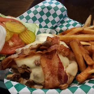 Mushroom Swiss Burger, 5*****.