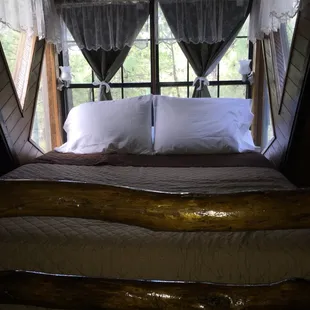 The treehouse view of the bed. Soooo lovely