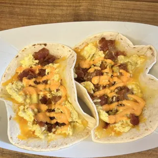 Bacon, egg &amp; cheese breakfast tacos with spicy aioli