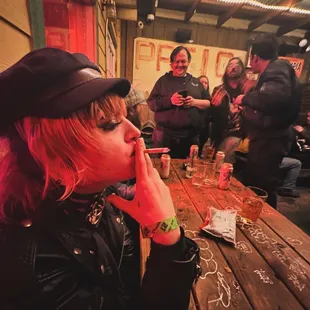 Meeting new, beautiful people (fast friends)