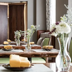 Located in the lobby of Bear Springs Hotel is the new Bear Springs Bistro &amp; Lounge.