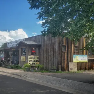 Been coming here for 2 years!  Lovin' the food, enjoying the wonderful, friendly service!