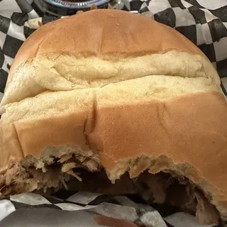 PULLED PORK SANDWICH
