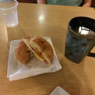 Stopped in for a quick breakfast and coffee. Friendly staff with warm atmosphere!