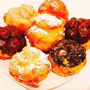 Buy a 6-pack, get one cream puff free!