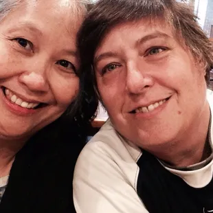 Getting with pastor Johnny and Kate. Bacon, chicken and ranch pizza. What a tasty delight .