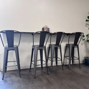 A few seating options. They have a couple tables too.