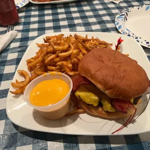 Bacon cheeseburger