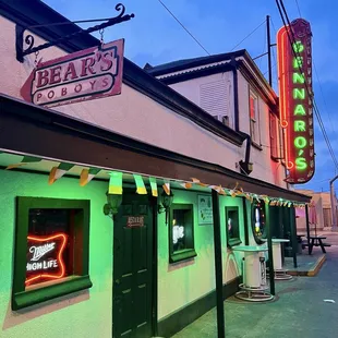 Bears and Gennaro&apos;s