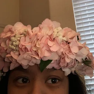 Bought some flowers to attempt to make a haku lei!!!  I'm thankful for the helpful service ((: