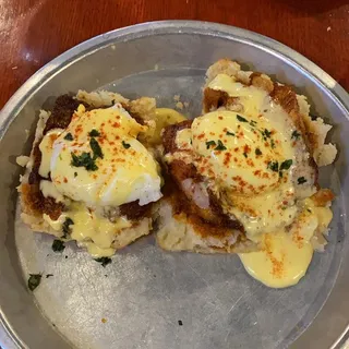 Hot Chicken Eggs Benedict