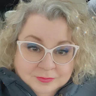 Kelly R.