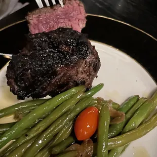 10 oz Filet mignon, green beans
