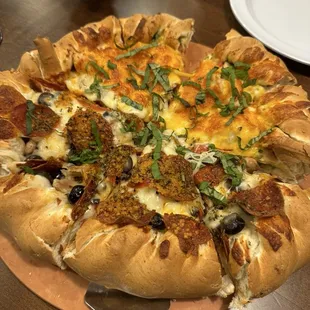 Love that you can do half and half pizzas at Beau Joe&apos;s !