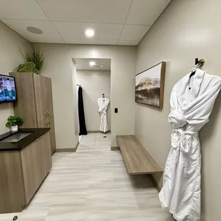Men's Locker Room