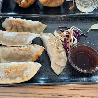 5 Crab Wontons