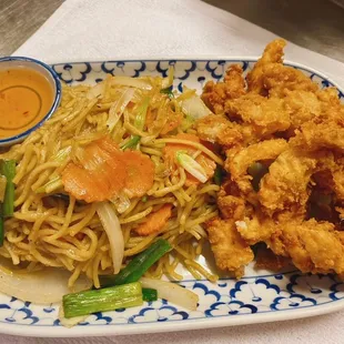 Yakisoba with Crispy Chicken