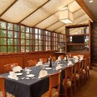 The Beau&apos;s Grille Atrium is the perfect place for small gatherings of up to 30 people.