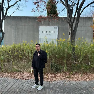 Junsheng X.