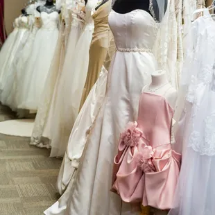 Huge Selection of Wedding Gowns!