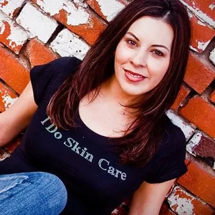 Desarae Marhofer
Owner/Licensed Esthetician