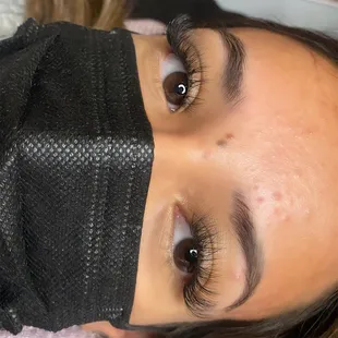 Light hybrid lash extensions