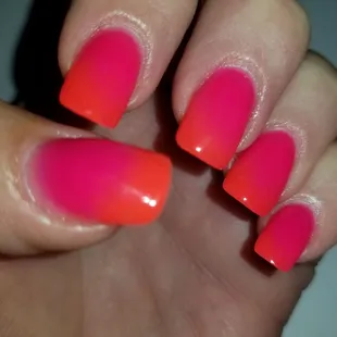 Fabulous, unique nails. I love how this ombre comes out with the powder. Who knew pink and orange could look so good!!