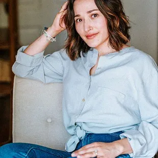 Marissa offers French skincare services