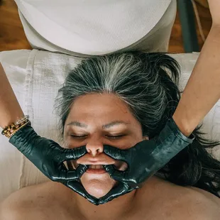 Buccal massage improves circulation, reduces puffiness and stimulates tissue repair