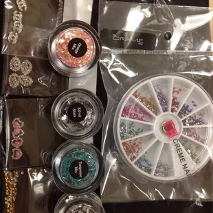 Rock star glitter, diamond nail charms and a diamond color wheel